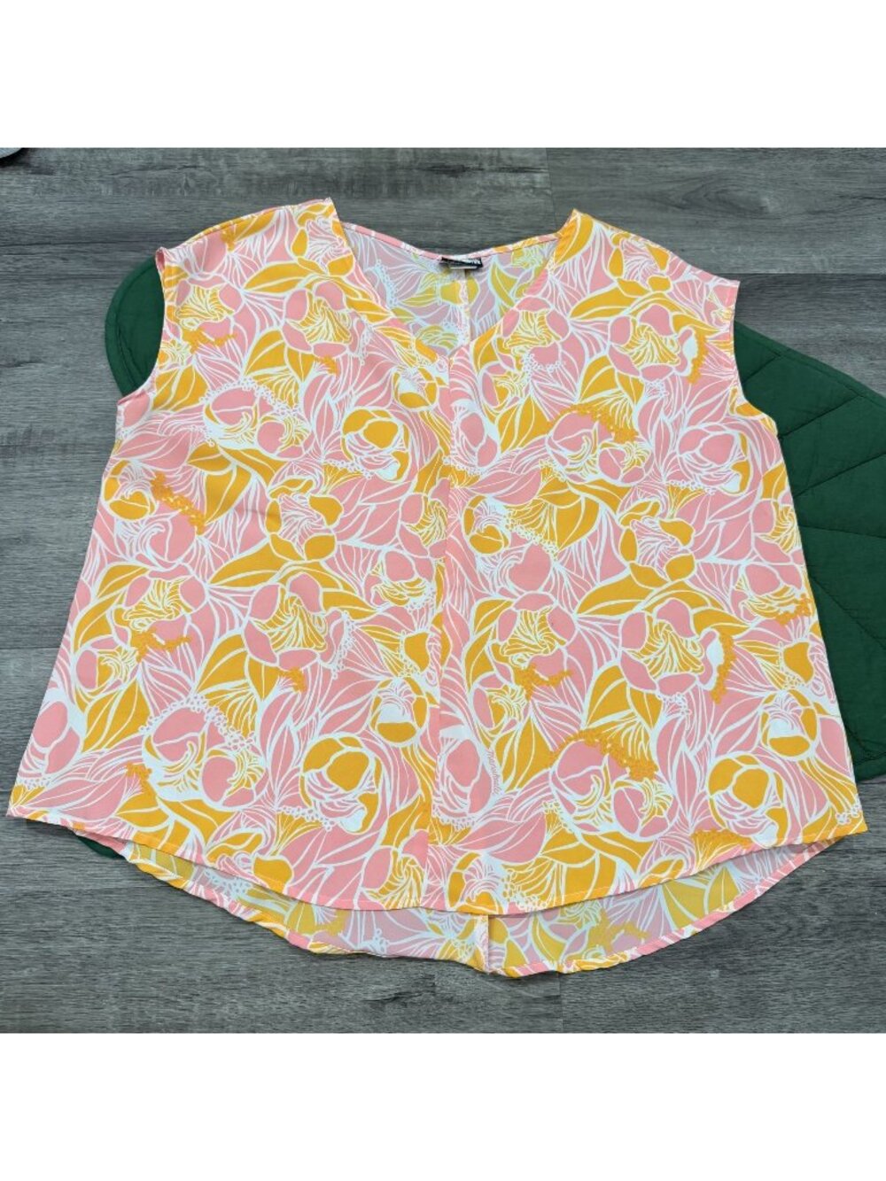 Manuhealii Hawaii Womens Small Pink Yellow Floral V-Neck Blouse Aloha